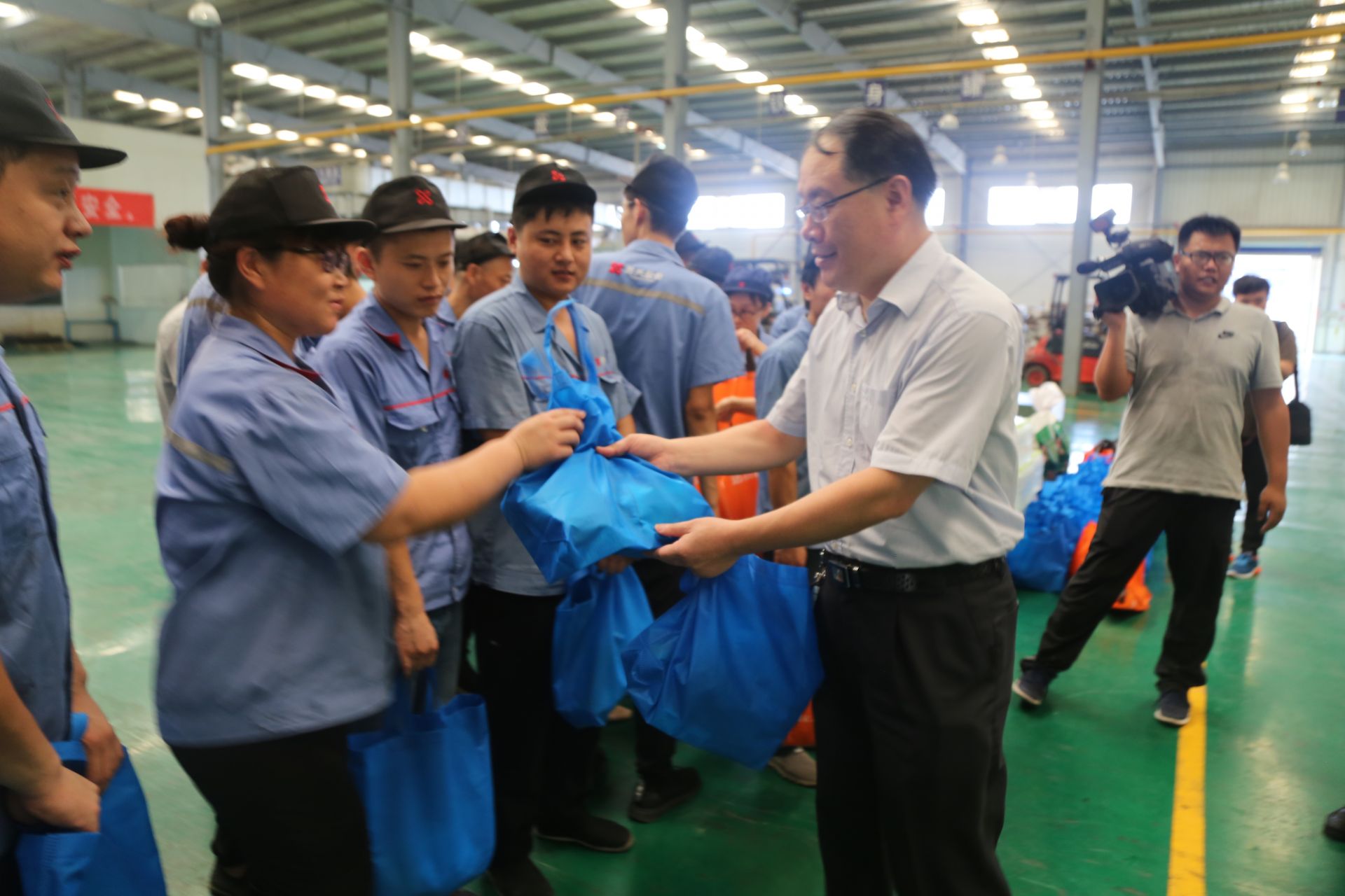 德州市总工会启动2018年“夏季送清凉”活动